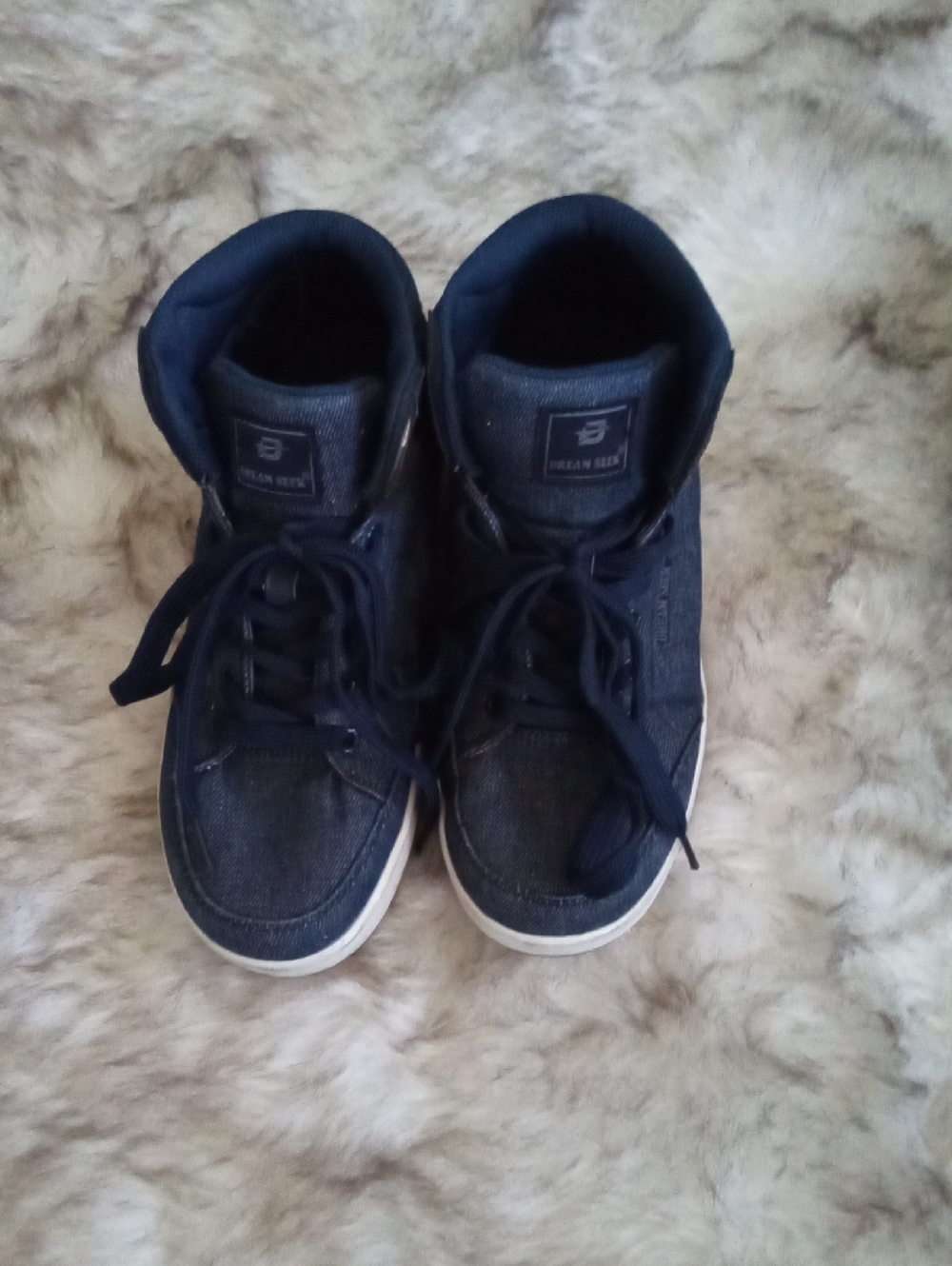 Casual High-Top Sneakers in Navy with White Sole
